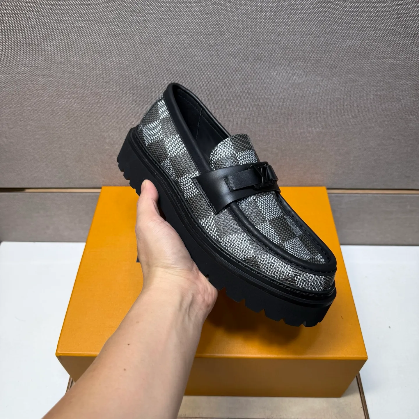 Men's men's shoes 💰pp620【Lv～】Men's casual leather shoes 2025z cabinet sales simultaneously 🔶Size: 39-44 #️⃣ 🔷3 colors🔜The upper is made of cowhide stitching ➕Cowhide lining, comfortable and breathable, sole: original comfortable and wear-resistant outsole, ⚠️real thing📱photographed🎬real thing is better📢📢📢